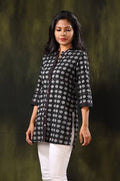 Short Kurties Black base